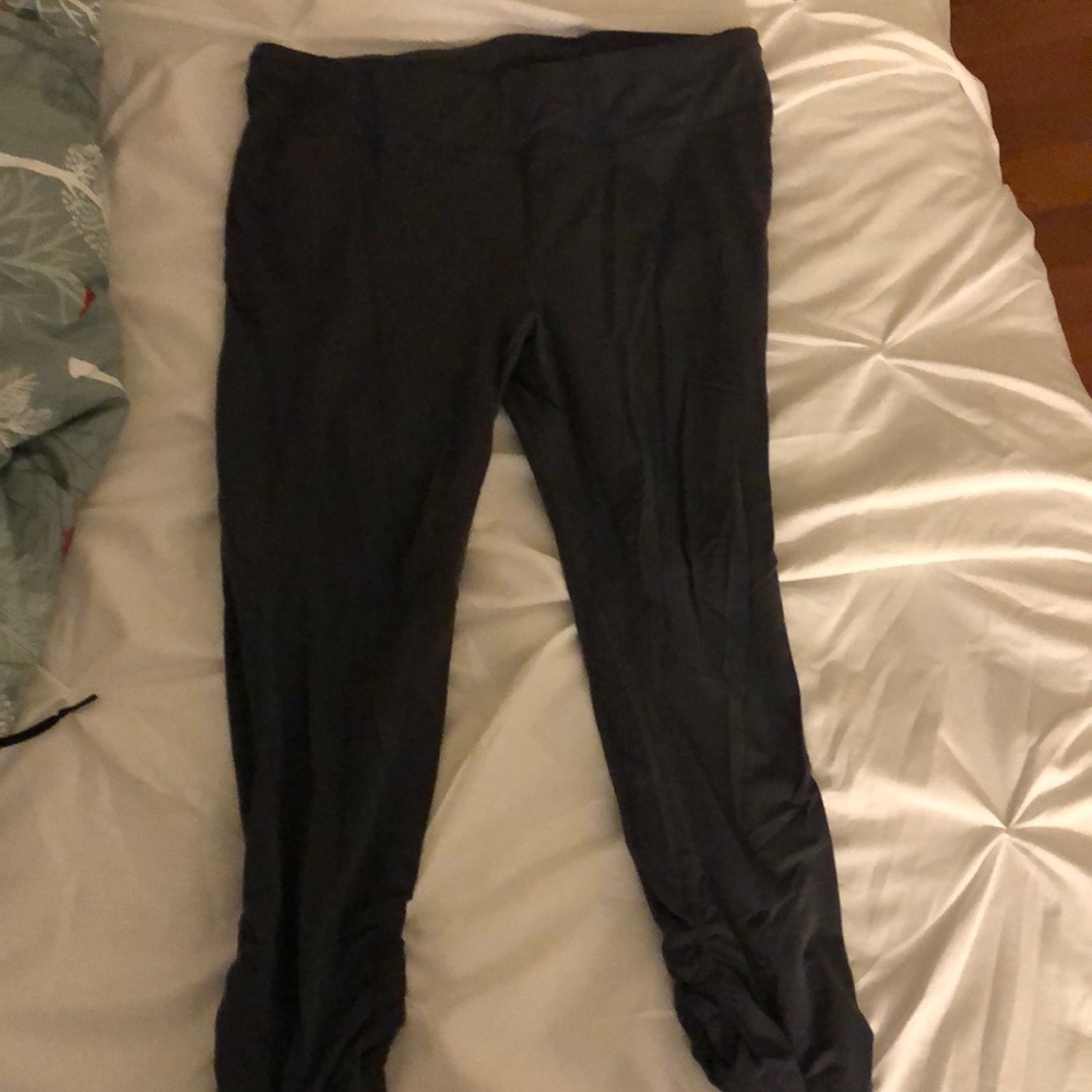 Gap Crop Workout Legging